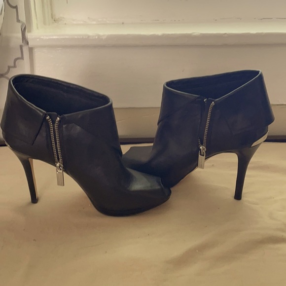 Michale Kors Booties - Picture 3 of 5